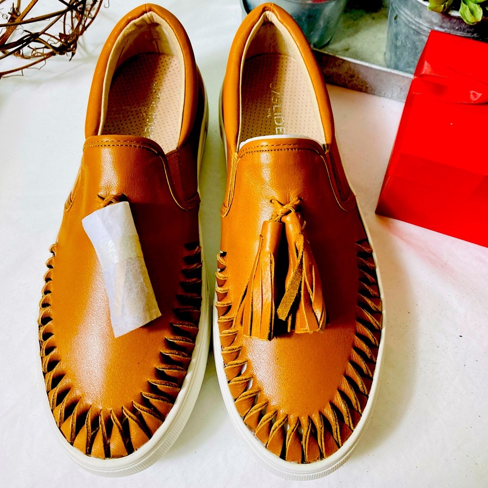 Tassel tan shoe (new)